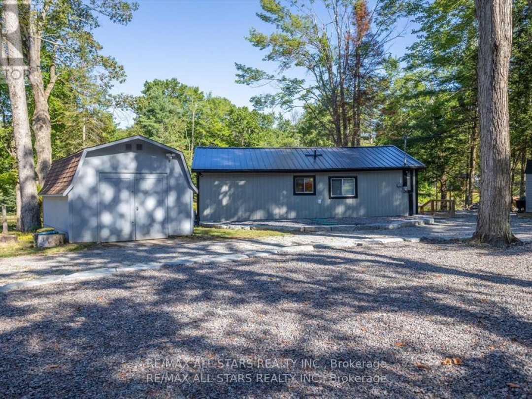 11 LITTLE BAY DRIVE, Gull River