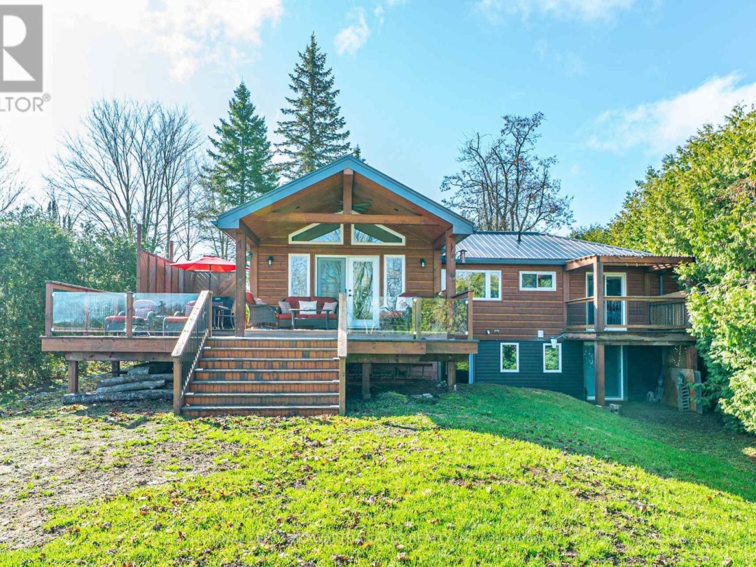 63 ROBINSON AVENUE, Mitchell Lake