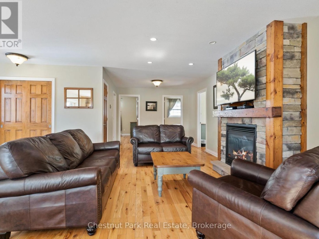 112-8 - 1052 RAT BAY ROAD, Lake of Bays