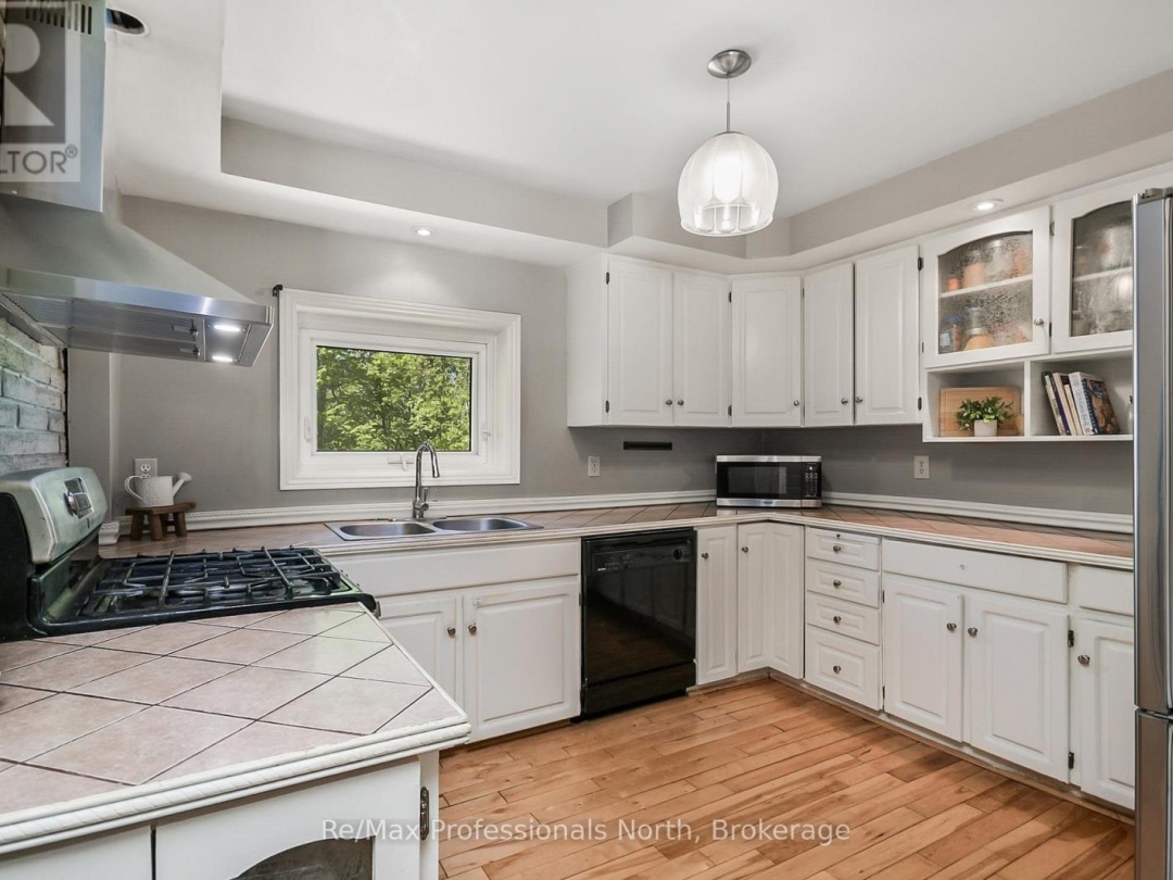 110 FRASER STREET, Gravenhurst (Muskoka (S))