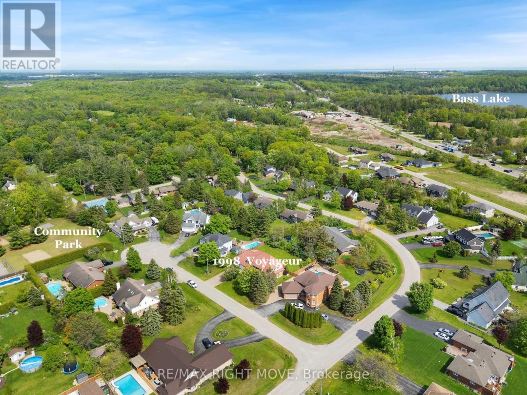 1998 VOYAGEUR CIRCLE, Severn