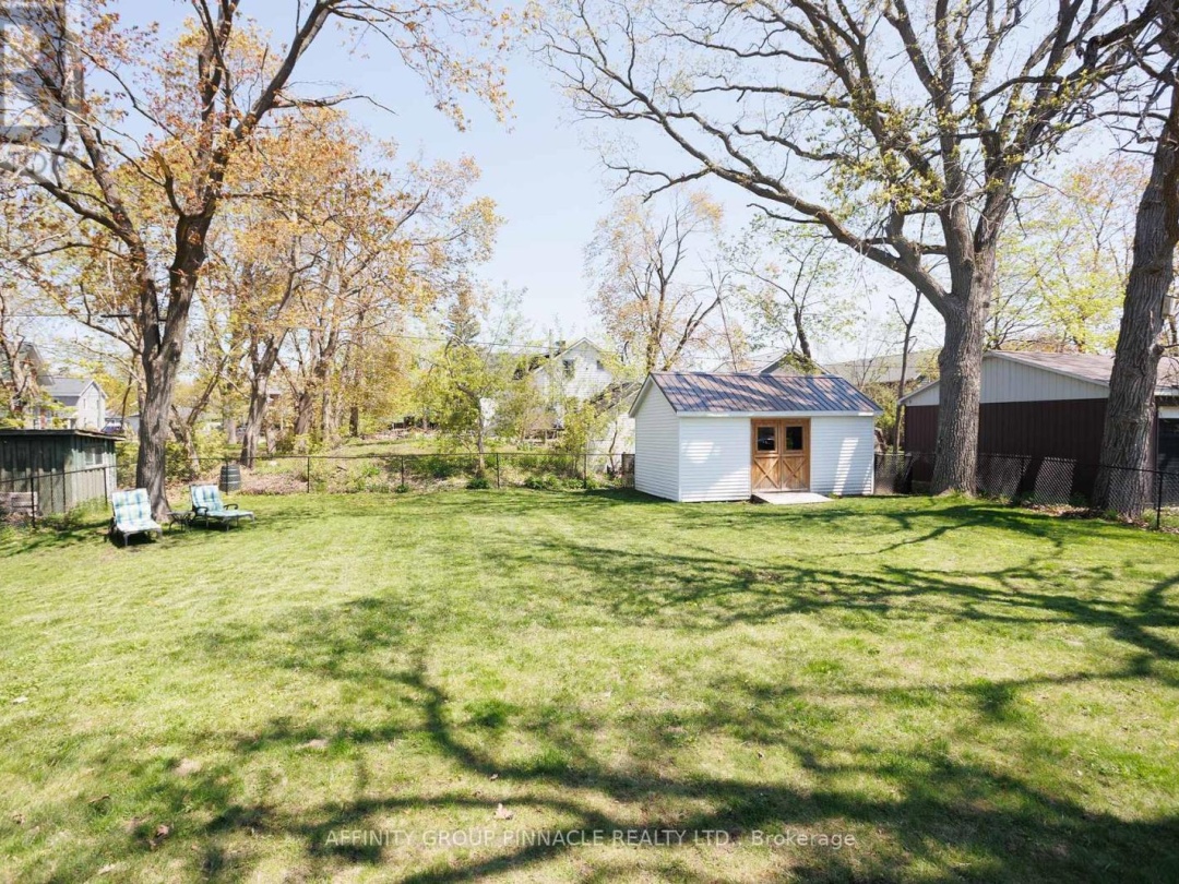 42 OAK STREET, Kawartha Lakes (Fenelon Falls)