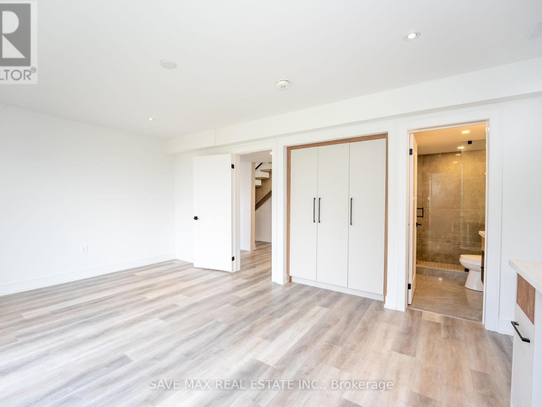 3775 SUNBANK CRESCENT, 