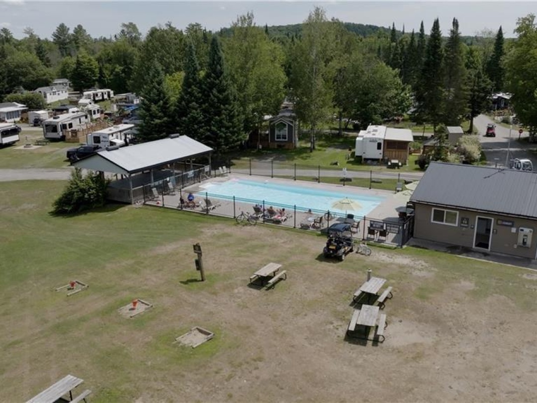 85 HUTCHINSON BEACH Road Unit# B56, Deer Lake