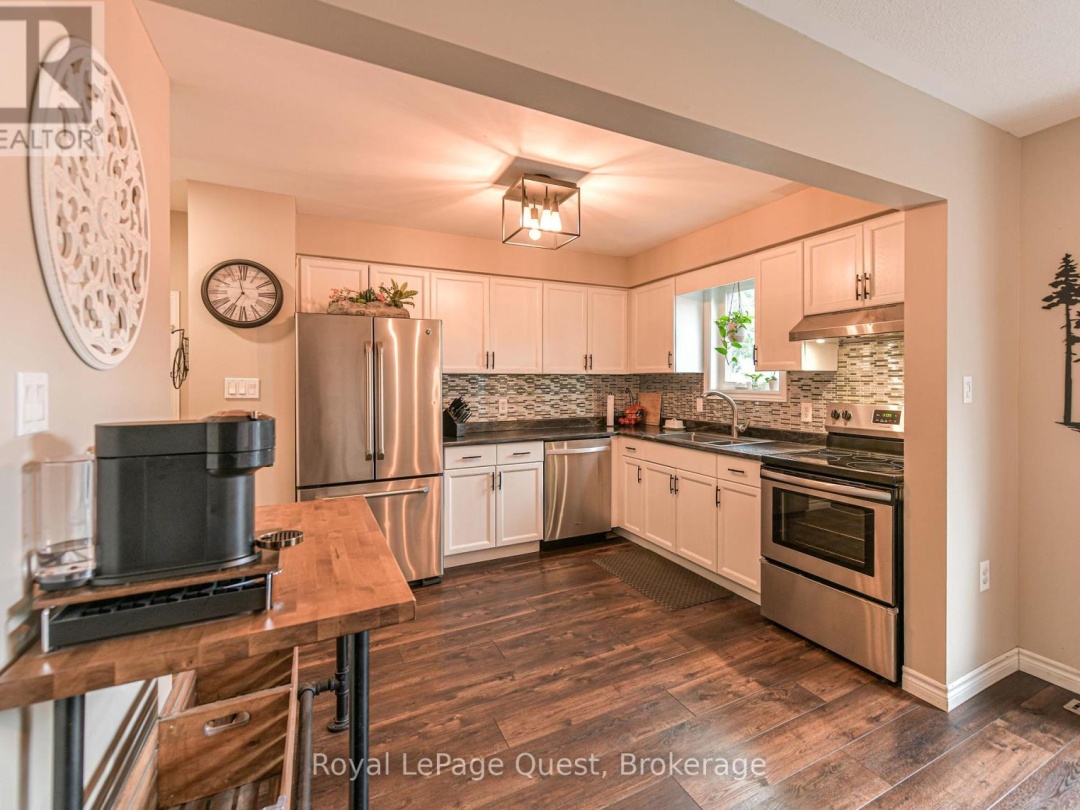 46 COURTNEY CRESCENT, 