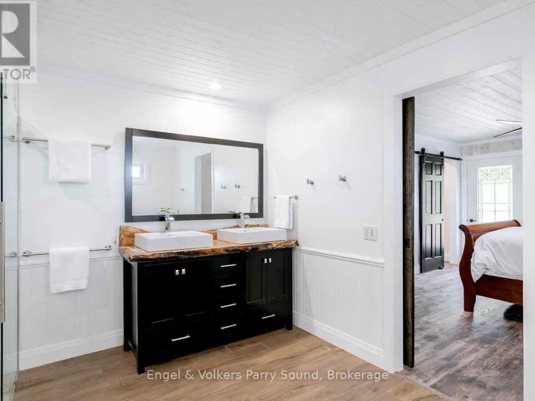 49 REGENCY DRIVE, Richmond Lake