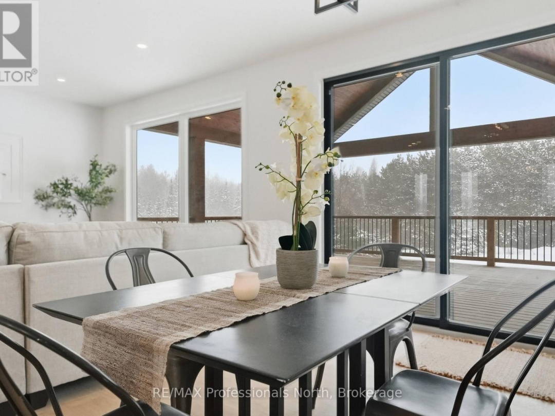 1058 PIPER GLEN ROAD, Minden Hills (Snowdon)