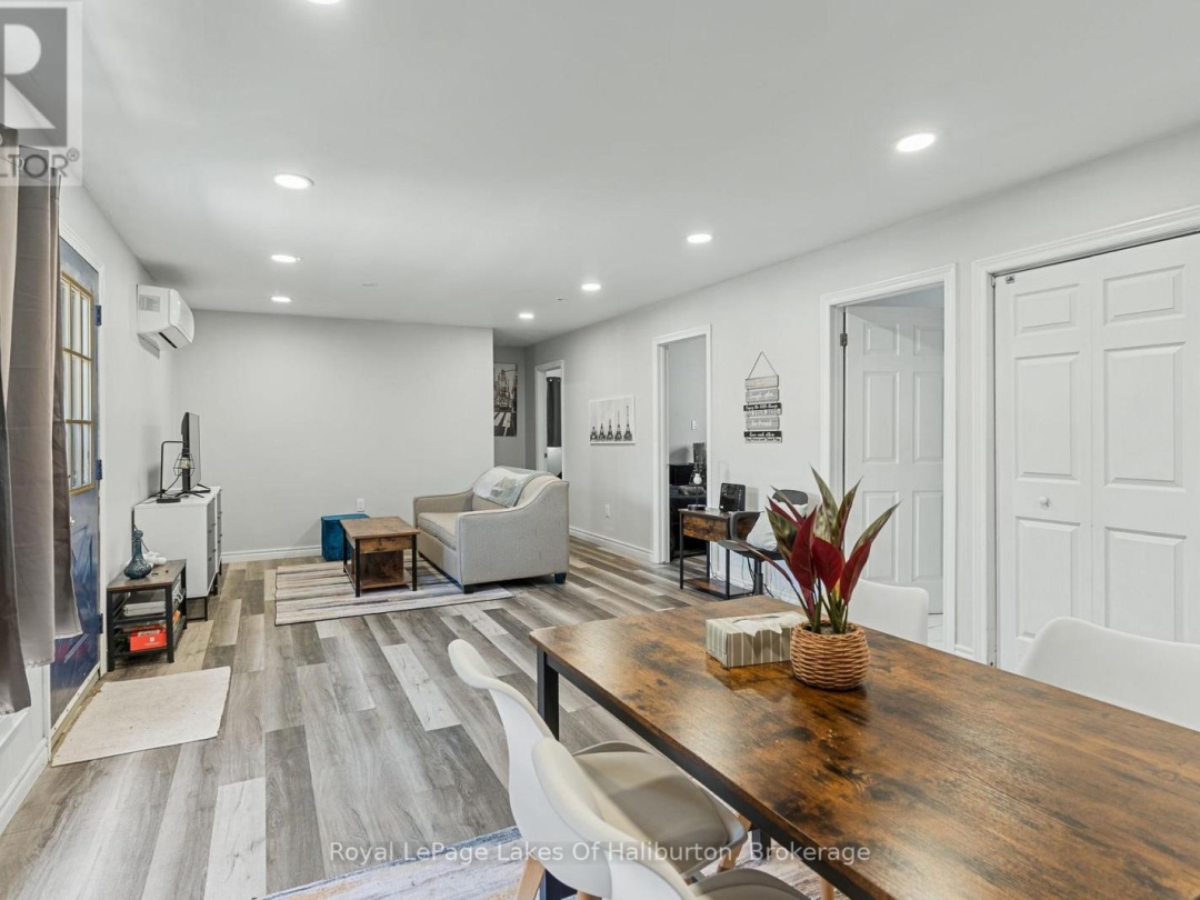 1027 SPENCERS TRAIL, Salerno Lake