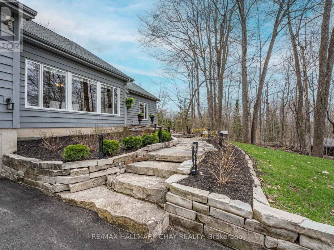 3285 ROCKCLIFFE COURT, Gloucester Pool
