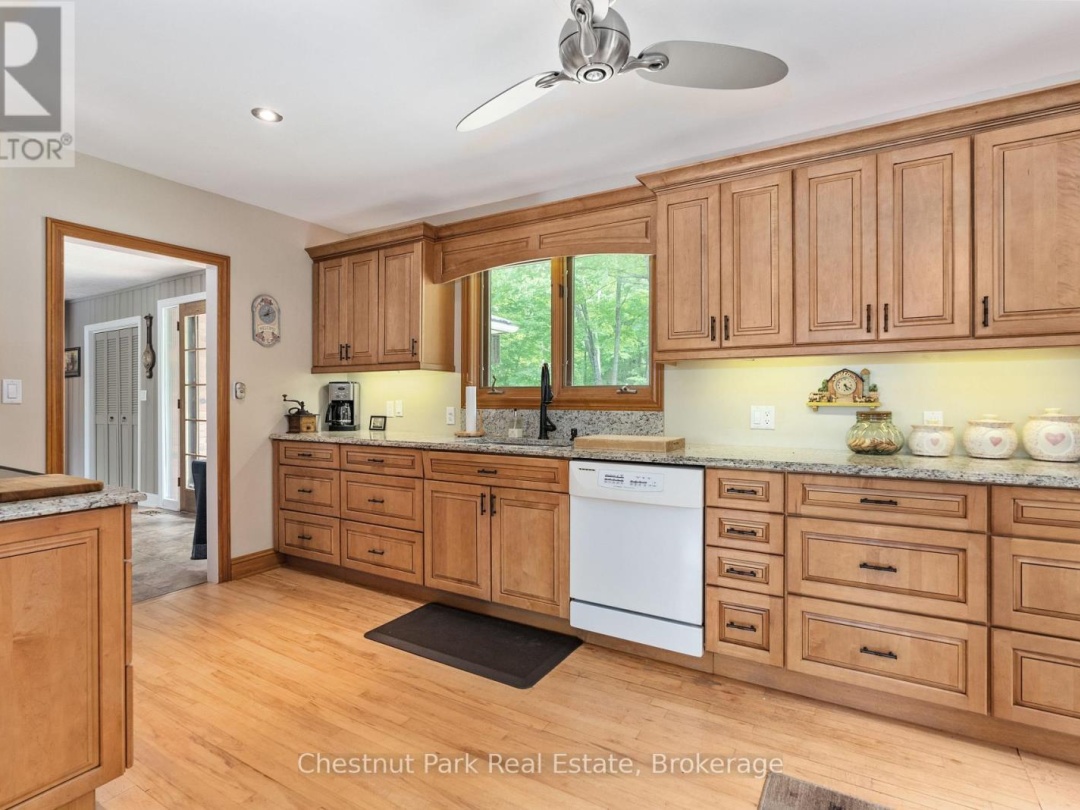 652 NORTH WASEOSA LAKE ROAD, 