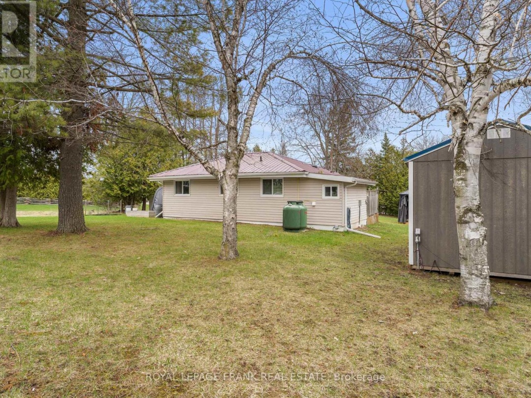 203 CROSBY DRIVE, Pigeon Lake