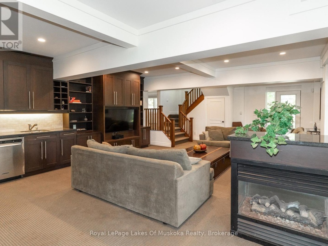 51 PINETREE ROAD, 