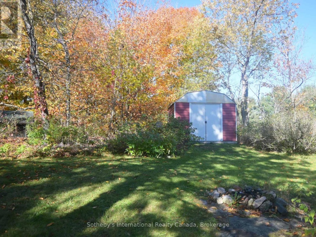 6 PLEASANTVIEW DRIVE, 