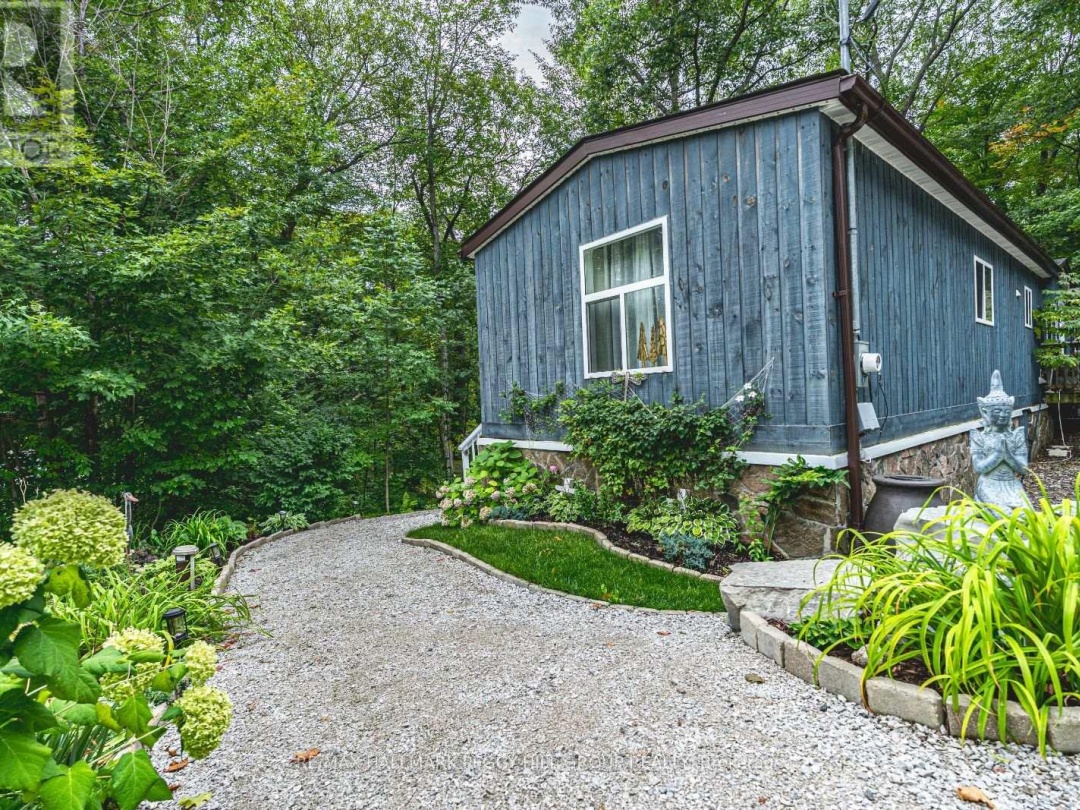 7498 ISLAND CRESCENT, 