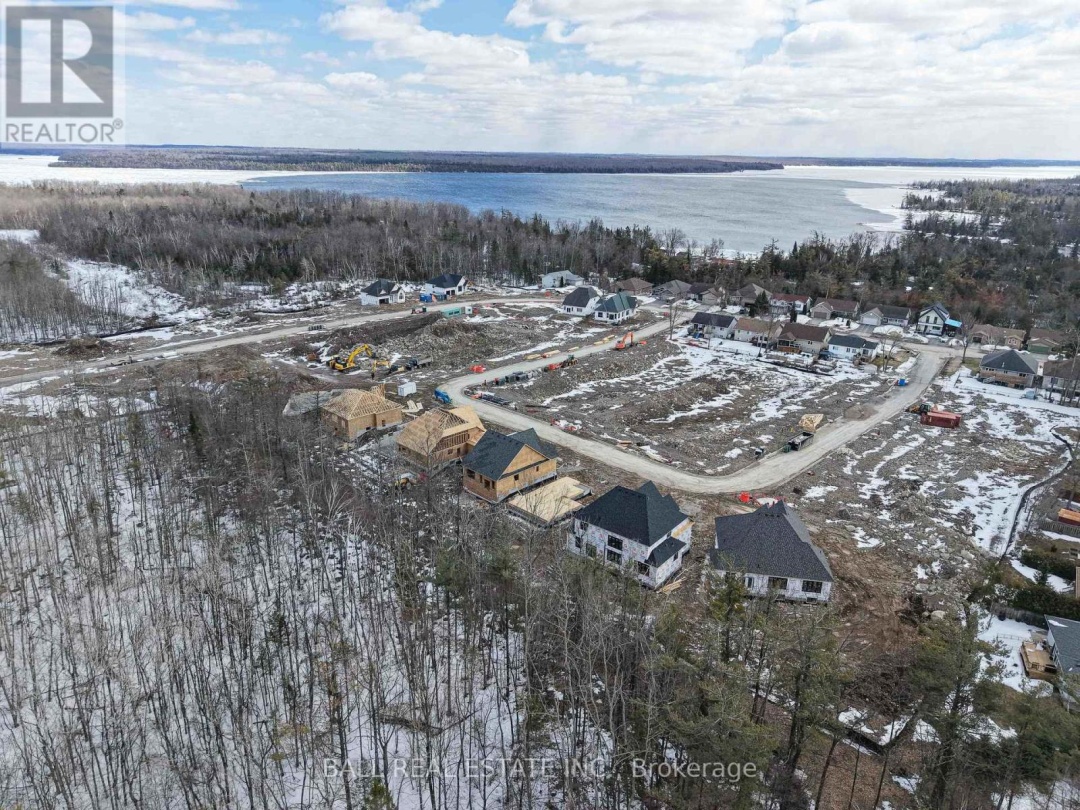 1 HEMLOCK CRESCENT, Kawartha Lakes (Bobcaygeon)