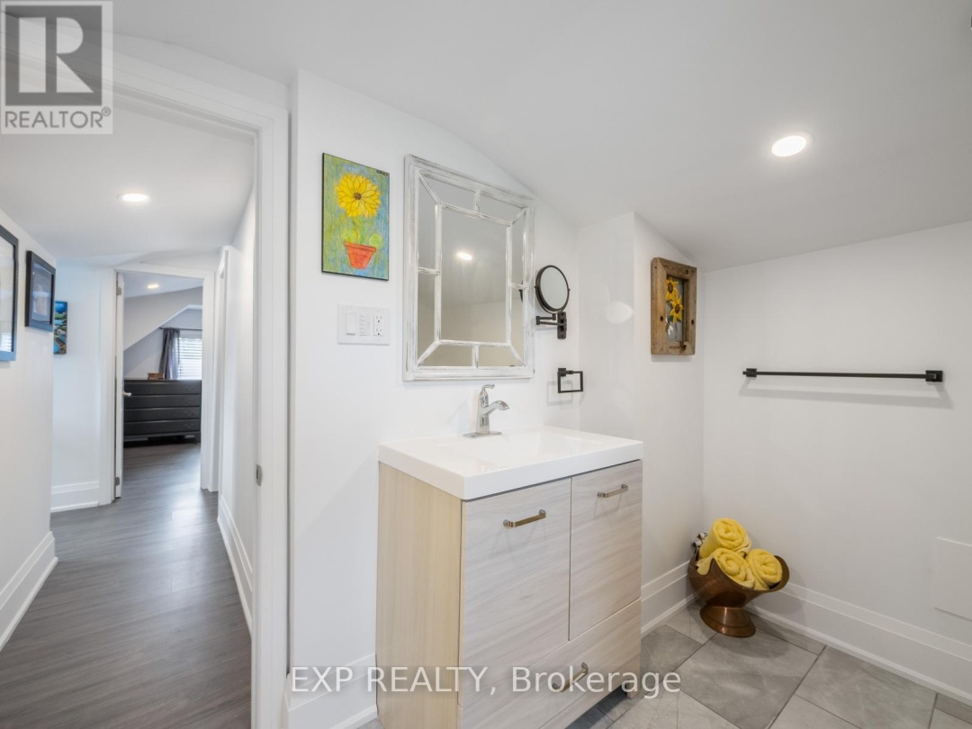 370 HOMEWOOD AVENUE, 