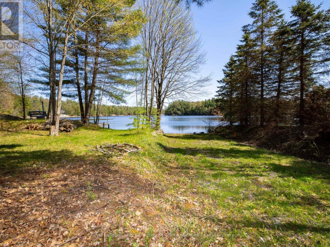 525 HIAWATHA ROAD, Gibson Lake