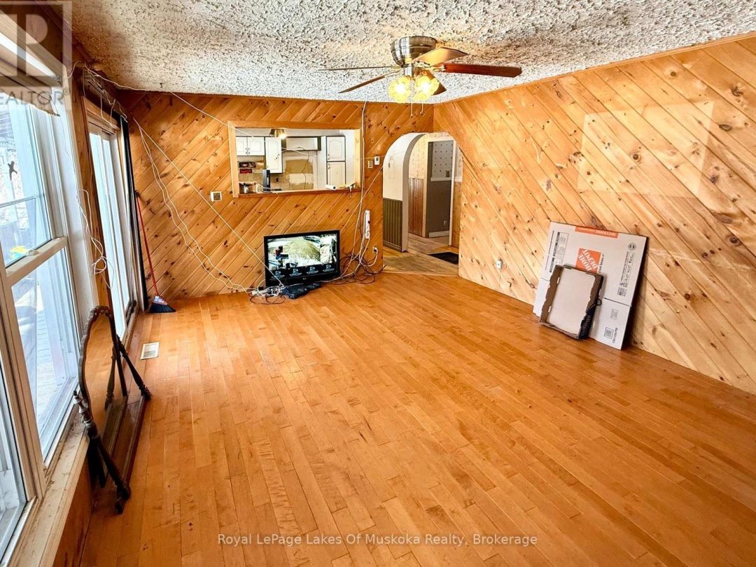1071 NAISMITH ROAD, Bracebridge (Macaulay)