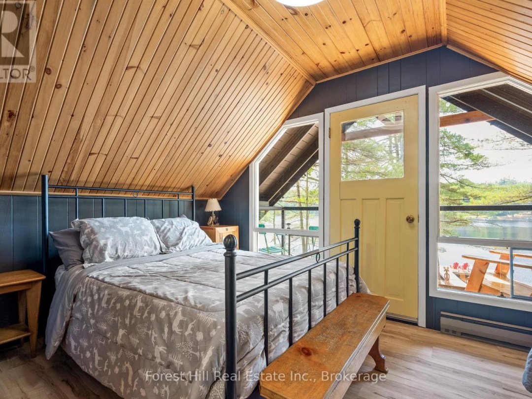1099 BRACKEN TRAIL, Little Gull Lake