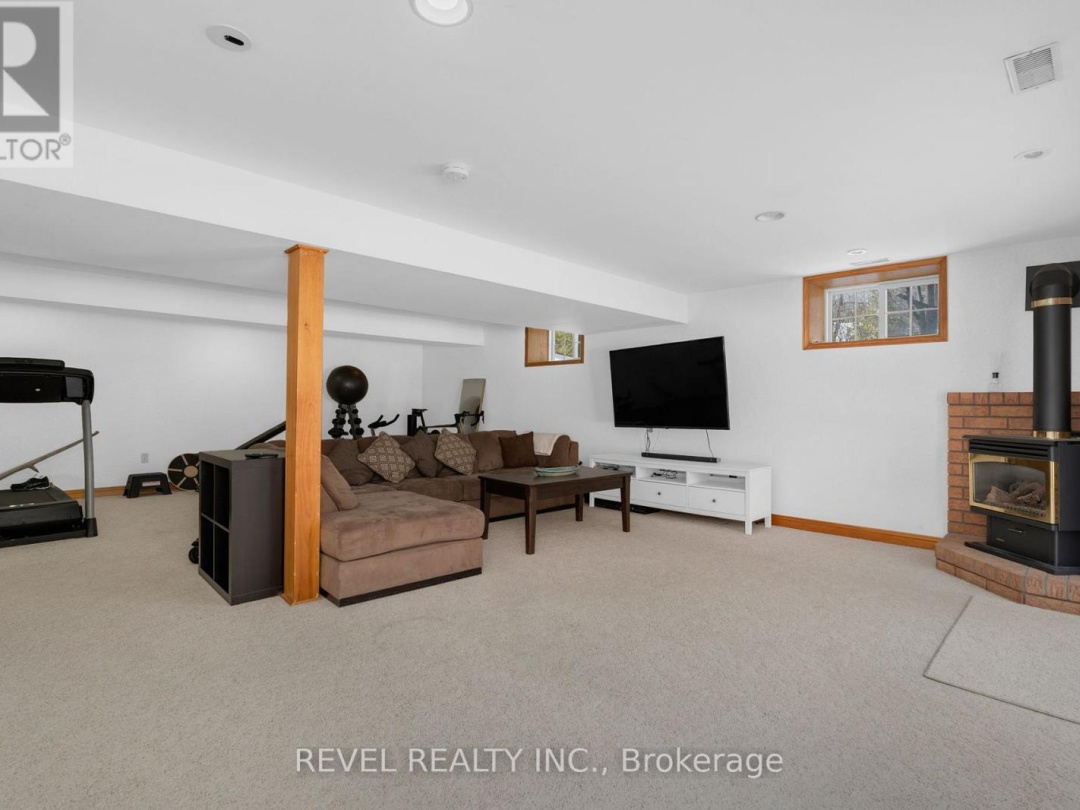 32 HICKORY LANE, Oro-Medonte (Sugarbush)