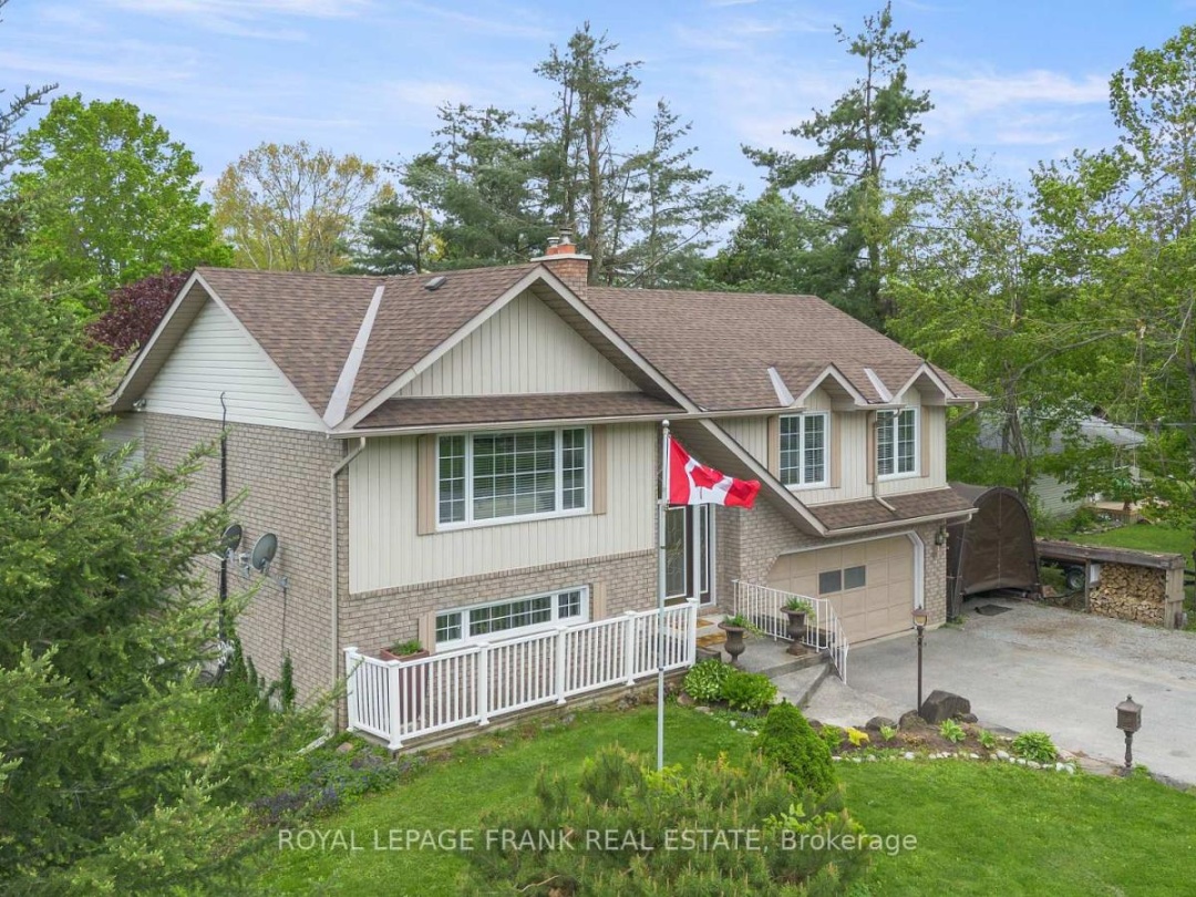 97 PIRATES GLEN DRIVE, Pigeon Lake