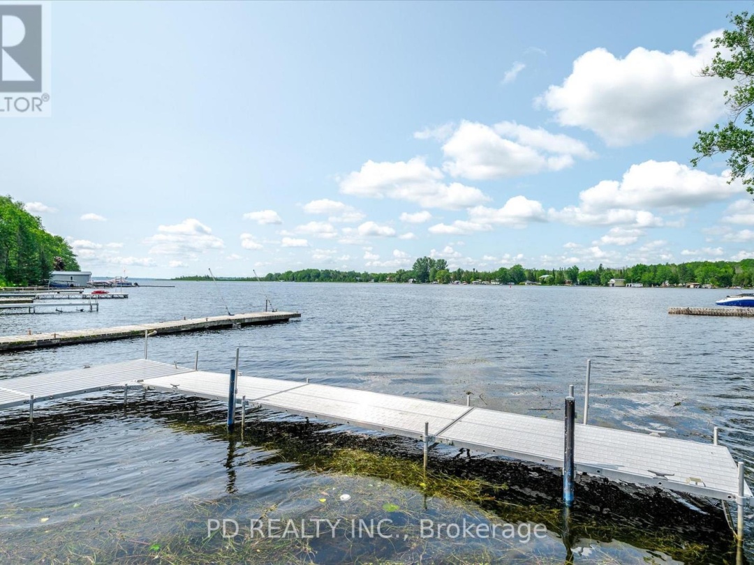 48 STURGEON GLEN ROAD, Sturgeon Lake