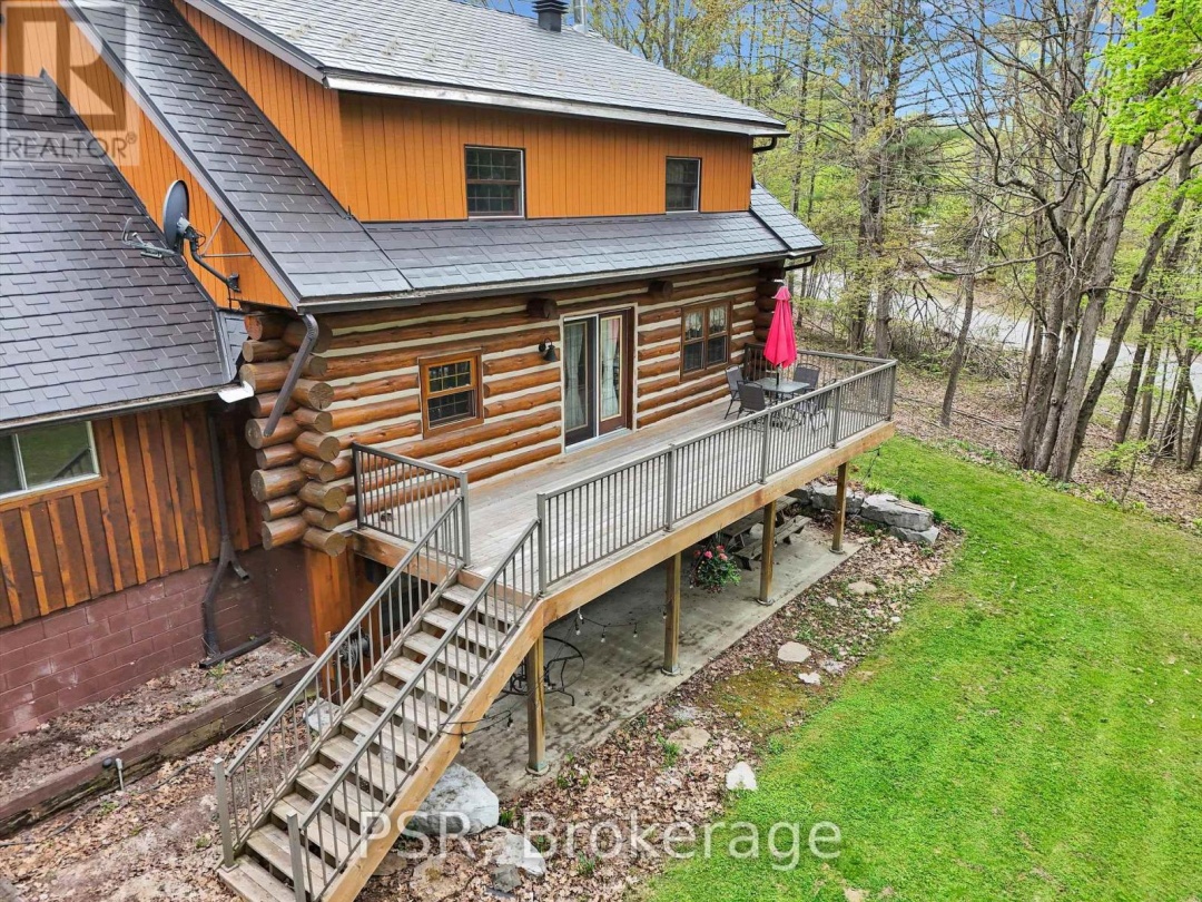 1040 AMELIA CRESCENT, 