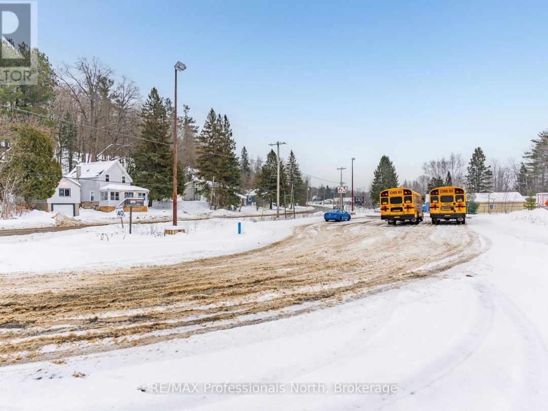 61 BOBCAYGEON ROAD, Minden Hills (Lutterworth)