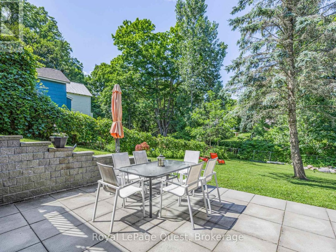 214 MISSISSAGA STREET W, 