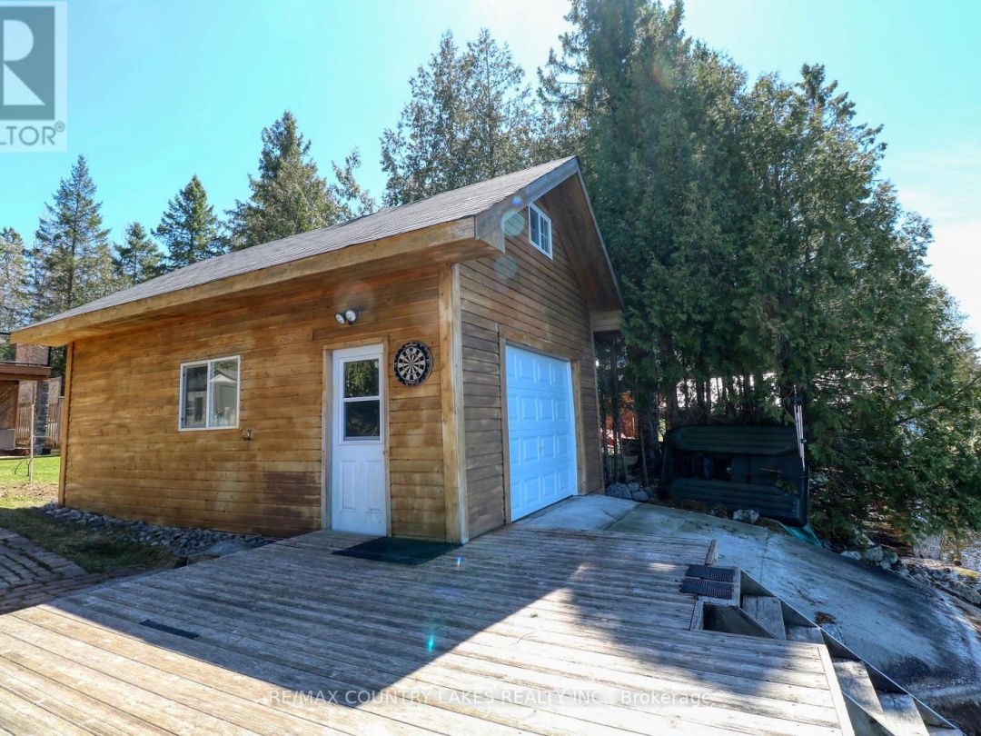 87 PARADISE ROAD, Canal Lake