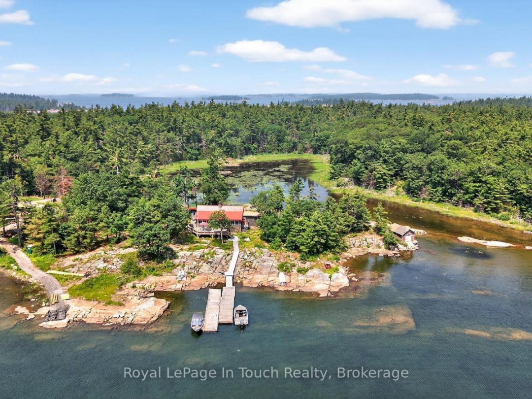 34 B320 SANS SOUCI ISLAND, Georgian Bay