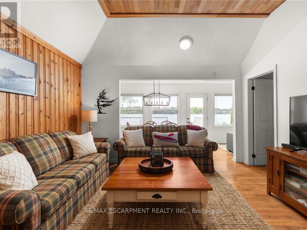 3 - 1166 NORTH SHORE DRIVE, 
