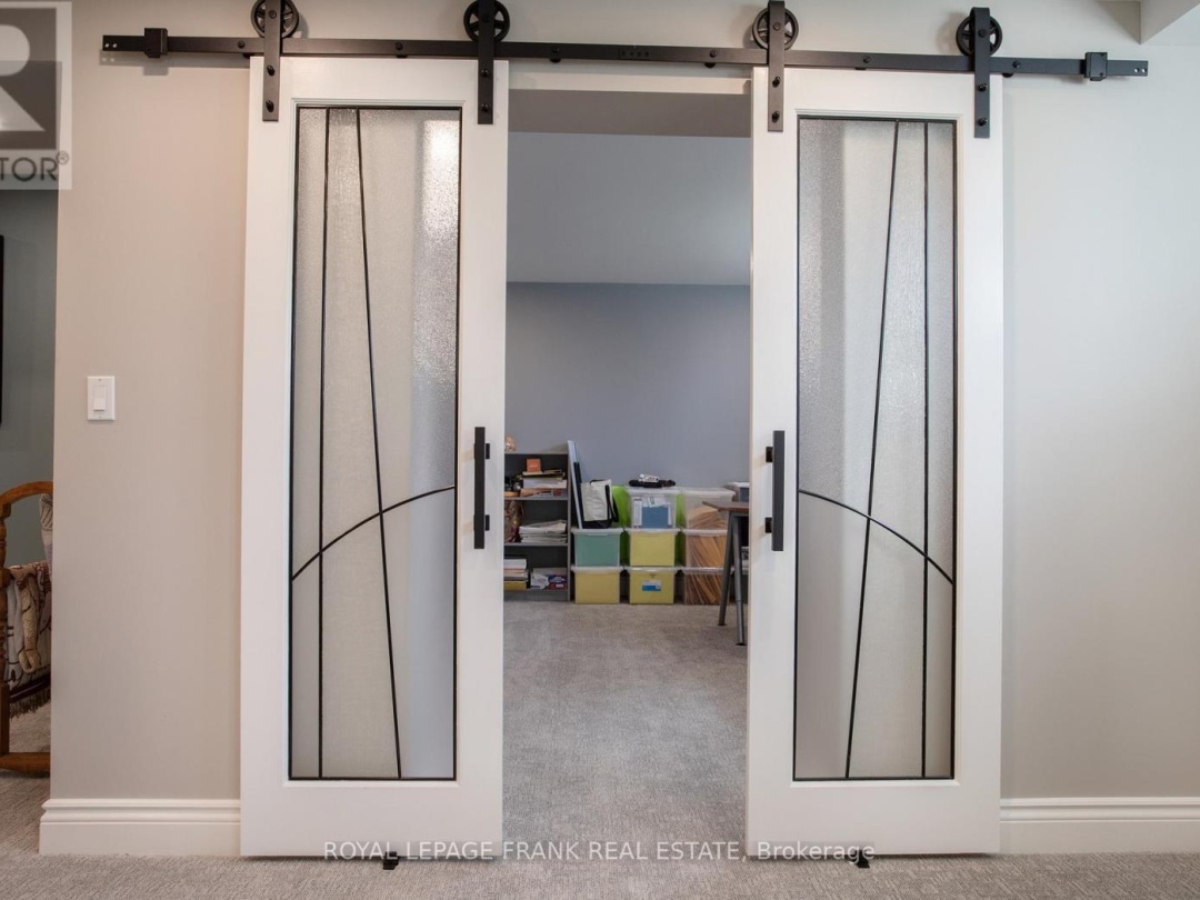 15 HALLETT CRESCENT, 