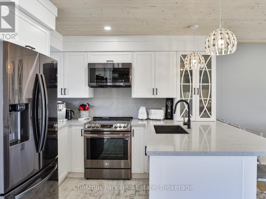 4 TURNER DRIVE, 
