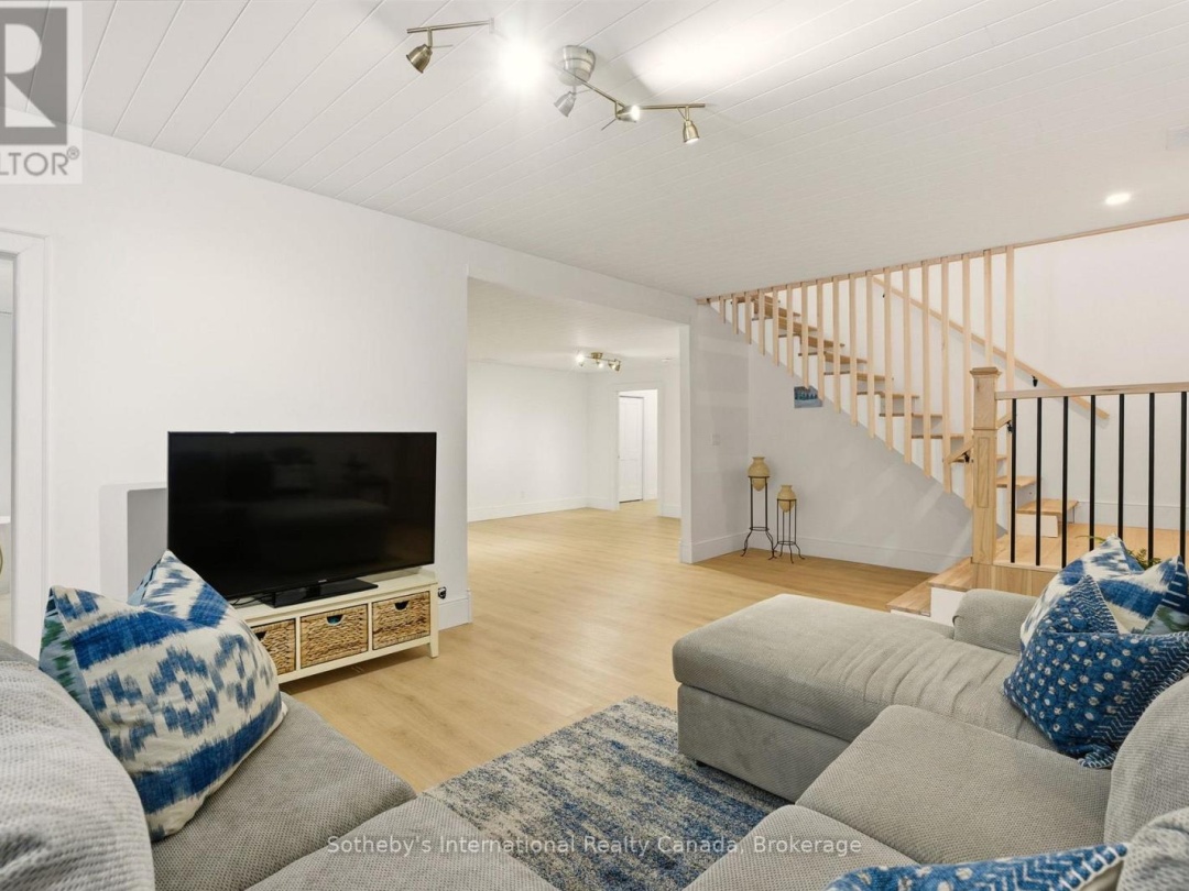 2435 RAVENSCLIFFE ROAD, 