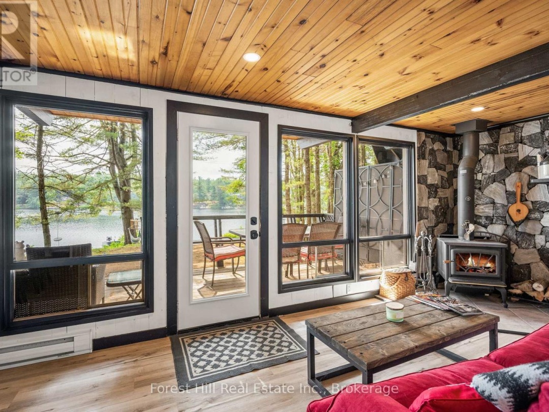 1099 BRACKEN TRAIL, Little Gull Lake