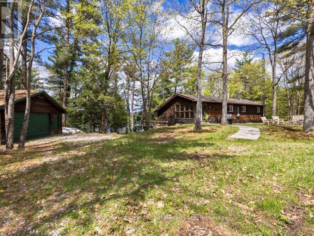 33 HOUSTON LANE, Otter Lake