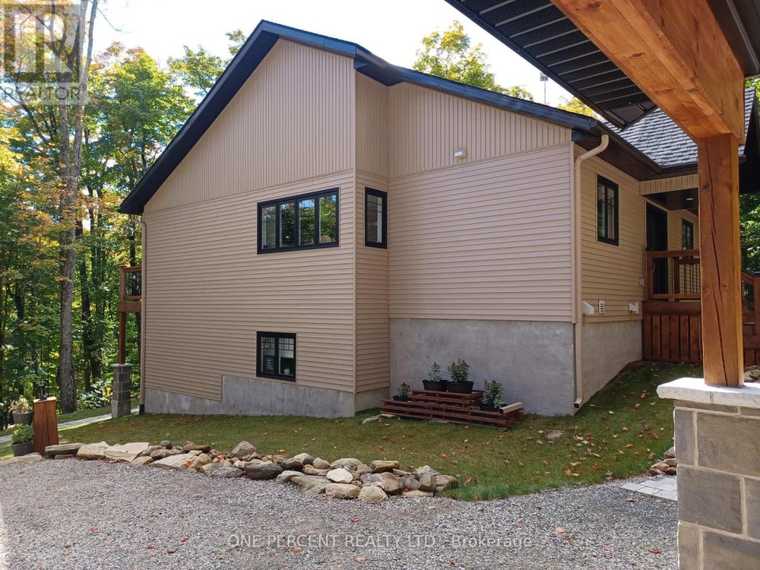1333 WALKER LAKE DRIVE, Lake of Bays (Sinclair)