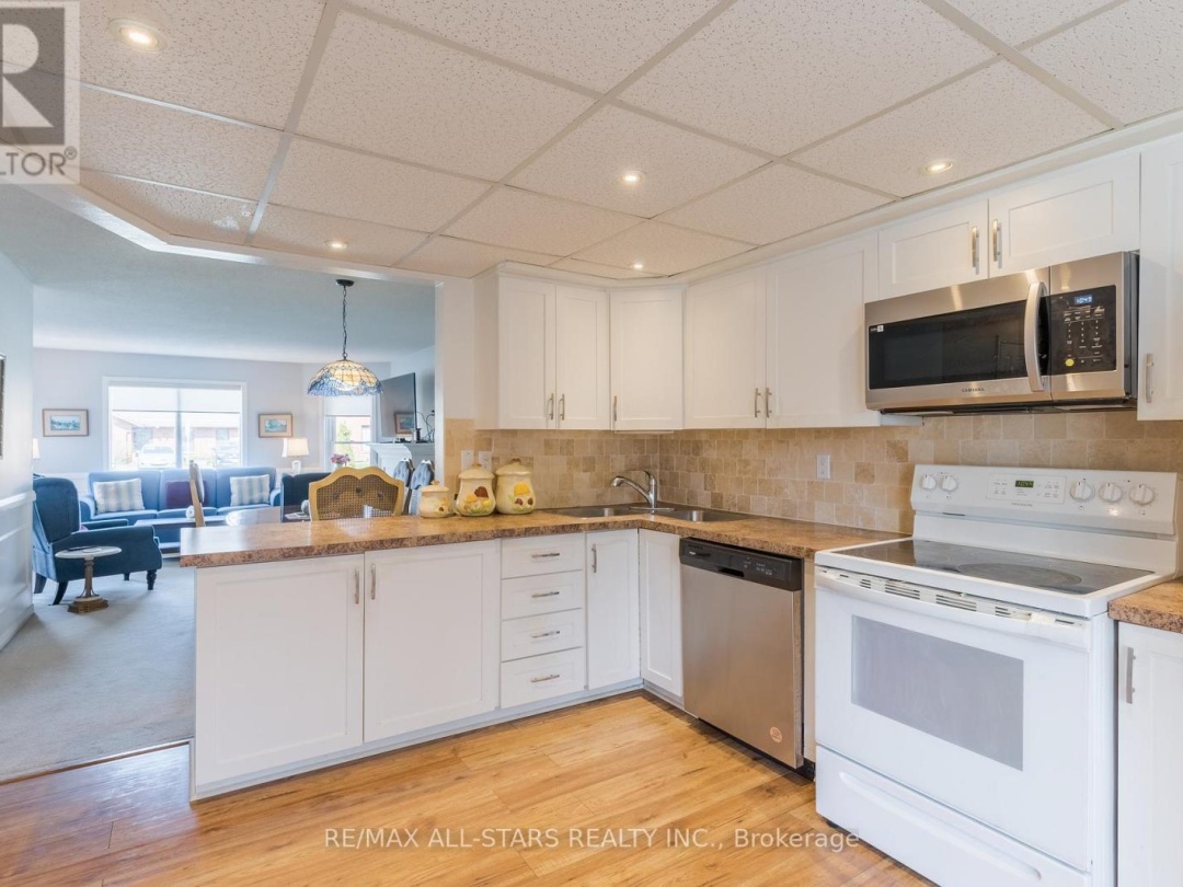 53 HELEN STREET, Kawartha Lakes (Bobcaygeon)
