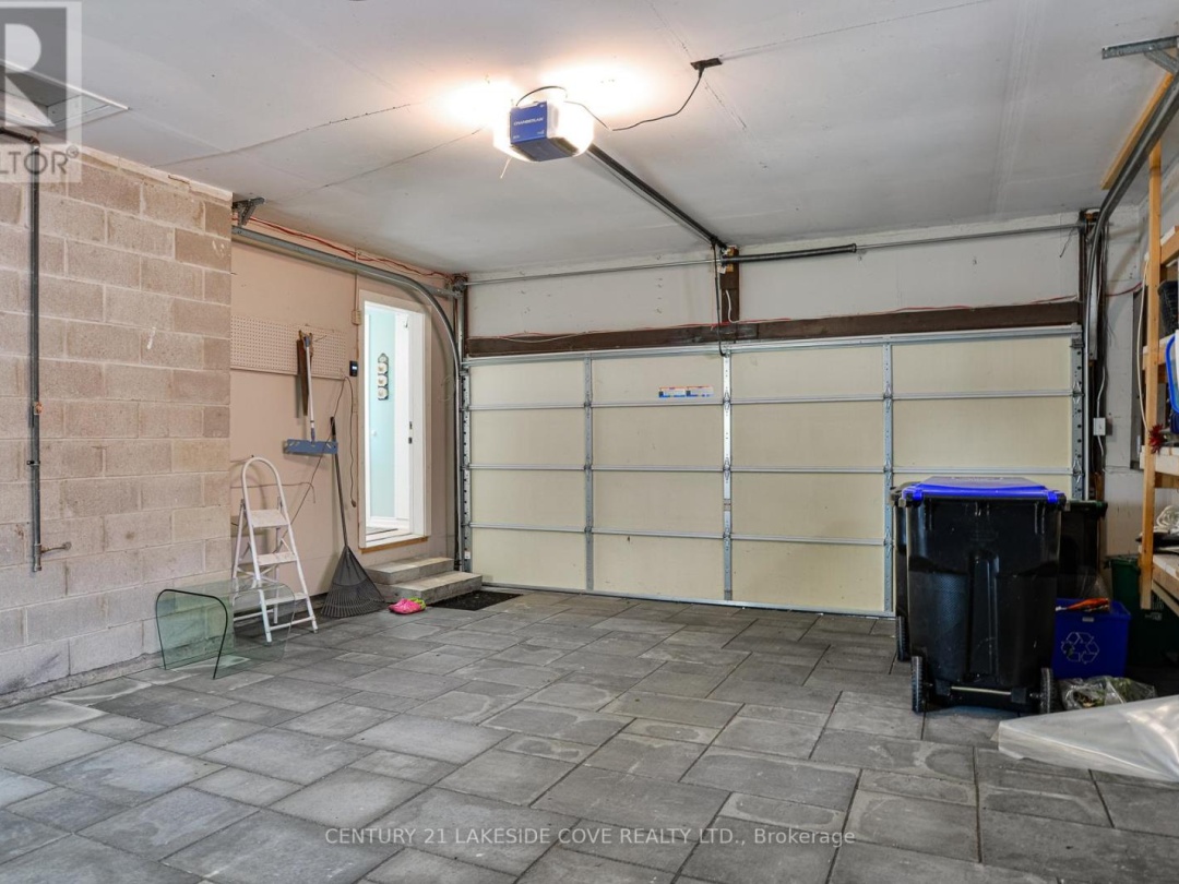 9 PINETREE COURT, 
