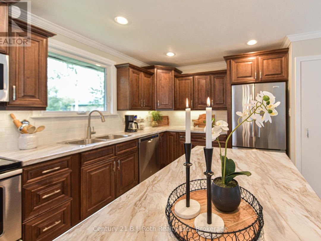 4693 DANIEL STREET, Ramara (Atherley)