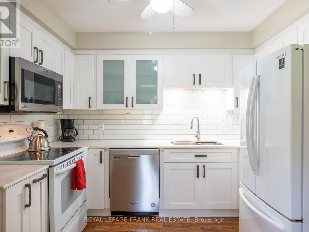 383 OLD SURREY LANE, Pigeon Lake