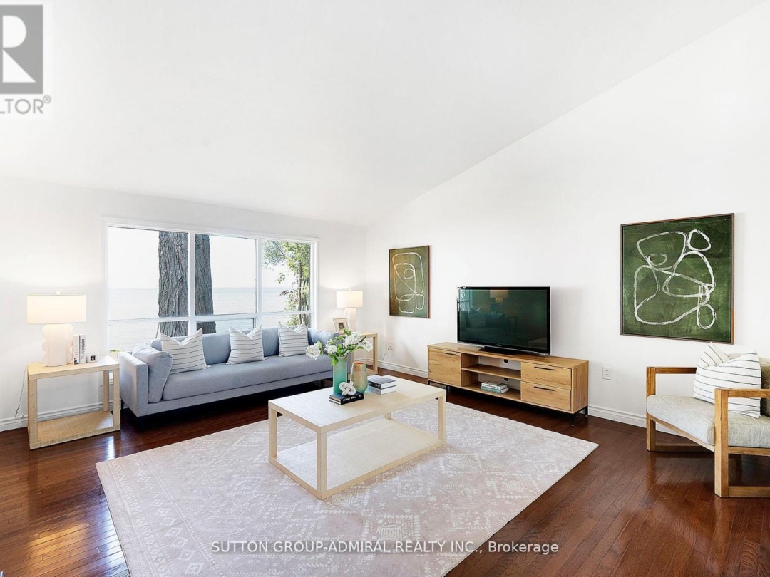 2232 LAKESHORE DRIVE, 