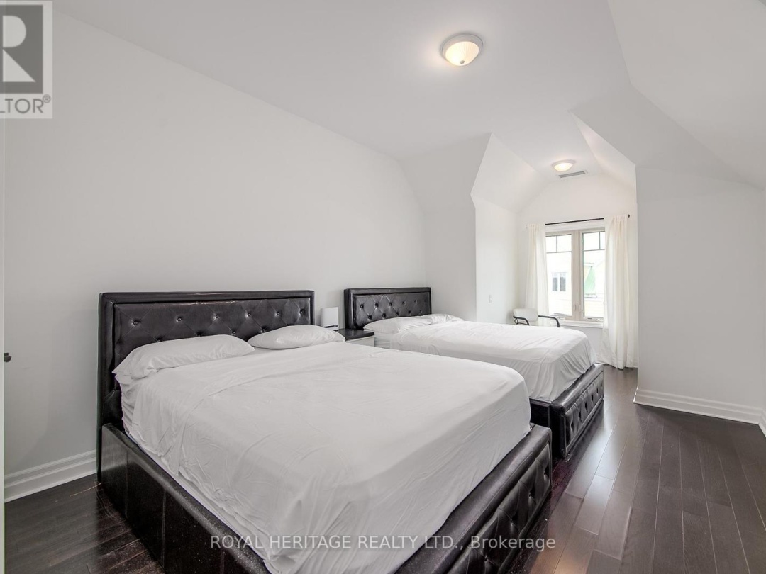 605 - 130 STEAMSHIP BAY ROAD, 