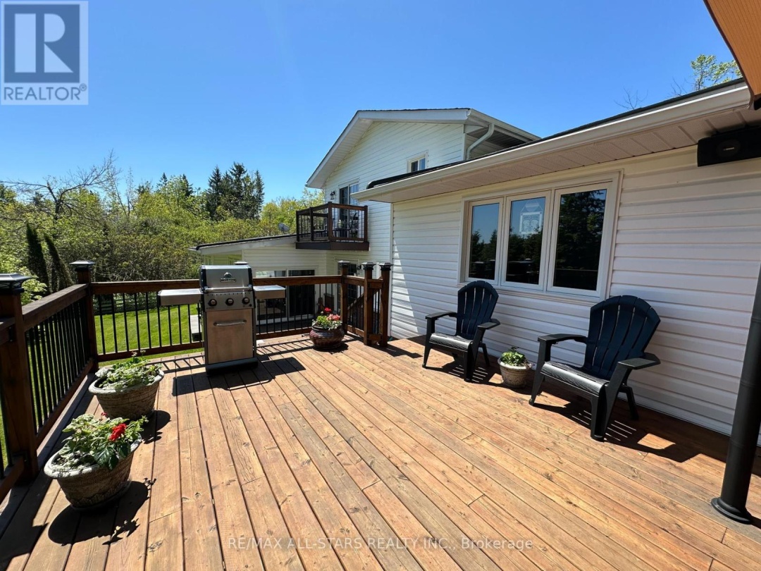 243 WEST STREET, Kawartha Lakes (Bobcaygeon)