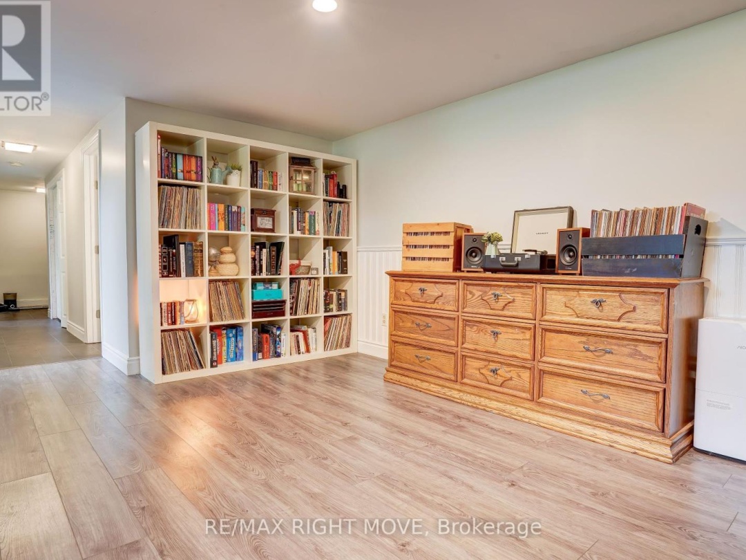 2268 THOMSON CRESCENT, 
