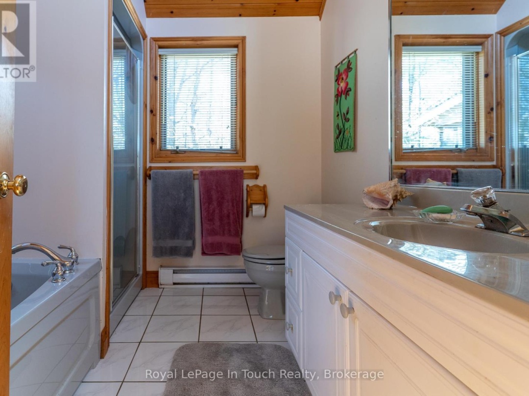 2 ISLAND 880, Georgian Bay