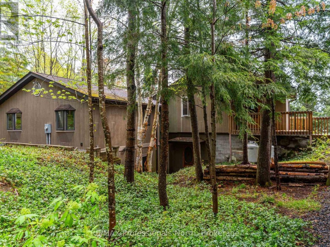 6213 KENNISIS LAKE ROAD, Kennisis Lake