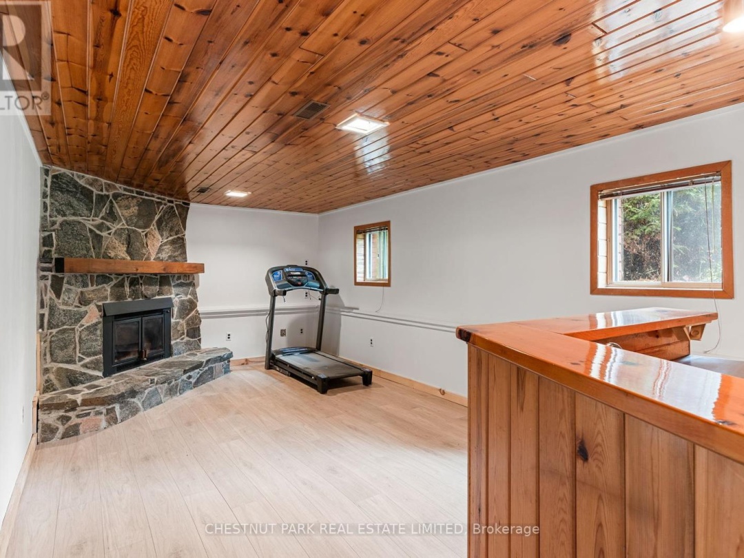 4135 KENNISIS LAKE ROAD, 