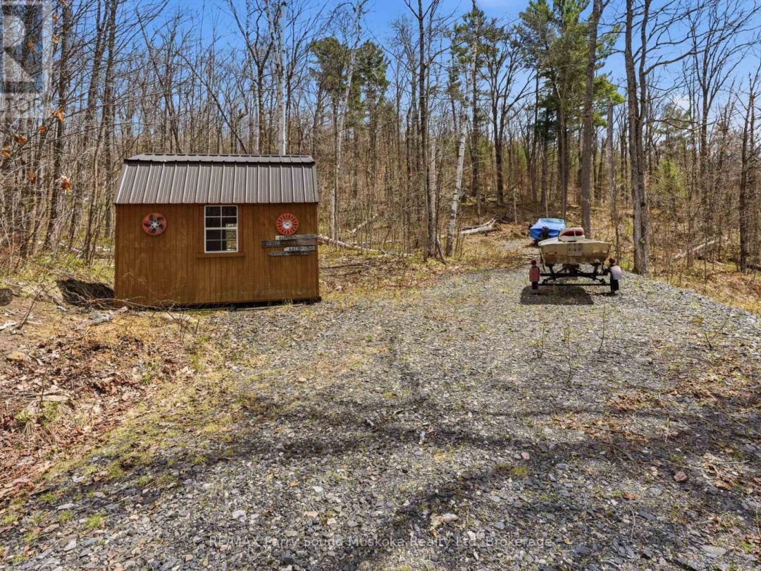 25 LAKE RIDGE ROAD, Bell Lake
